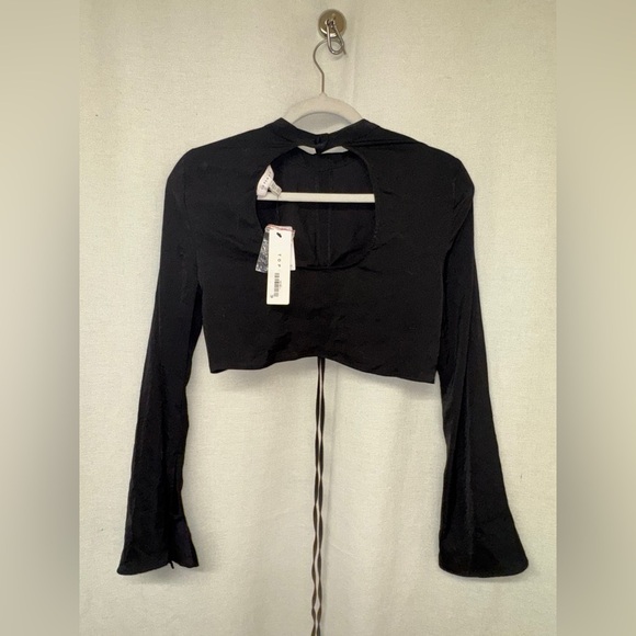 TOPSHOP Ruched Front Tie Long Split Sleeve Back Cut Out Crop Top Black US4. - Picture 6 of 11